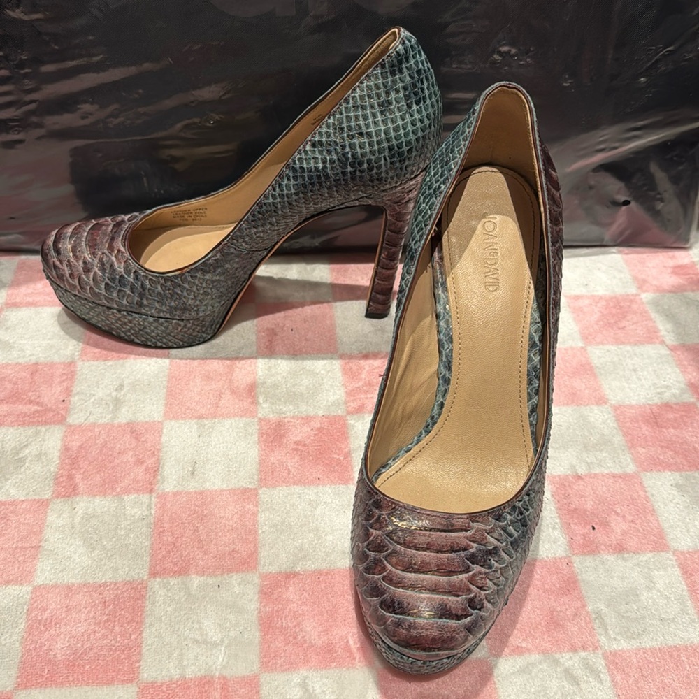 Joan & David Snake Leather Platform Pumps